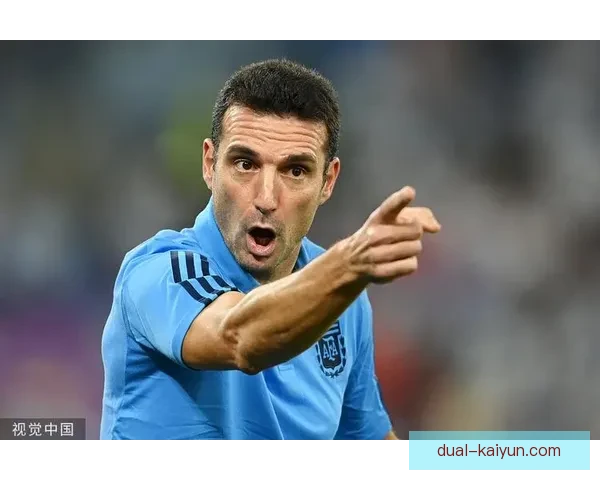 斯卡洛尼战术再升级，助力阿根廷世界杯阵容打造，球队士气迎来显著提升。